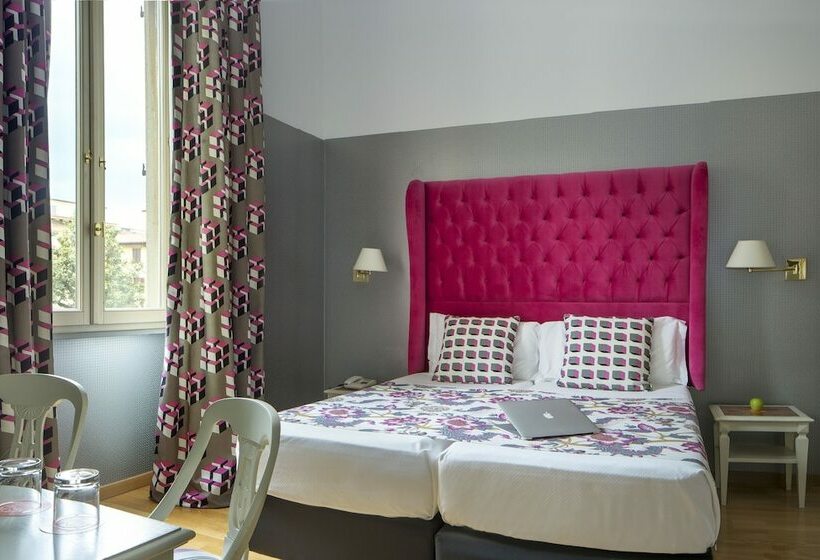 اتاق لوکس, Room Mate Luca