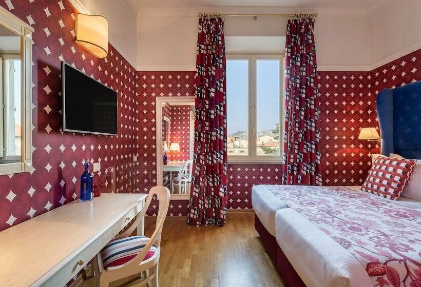 اتاق استاندارد, Room Mate Luca