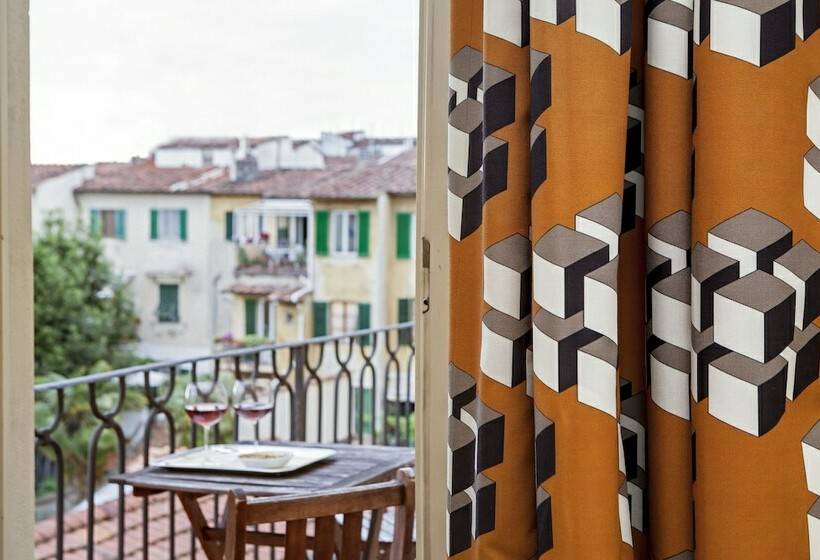 اتاق لوکس, Room Mate Luca