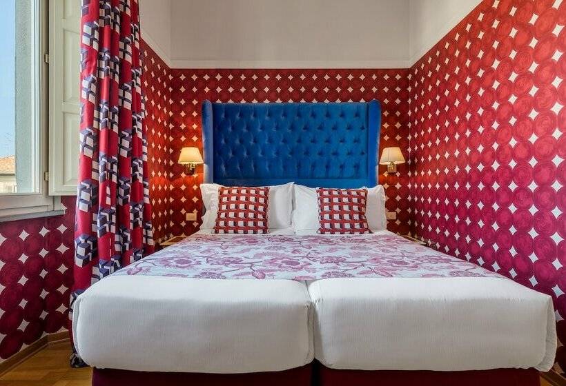 اتاق استاندارد, Room Mate Luca