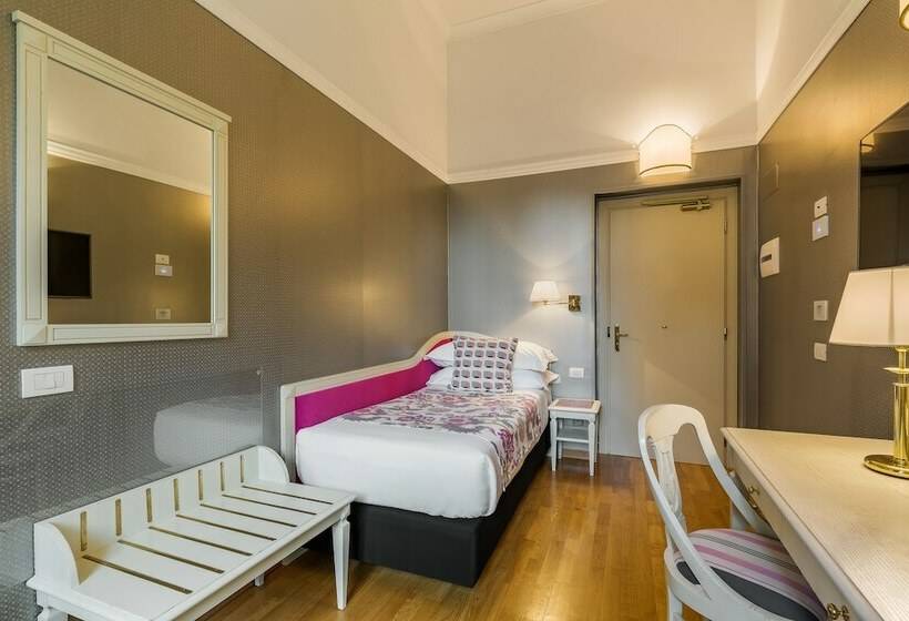 اتاق استاندارد یک نفره, Room Mate Luca