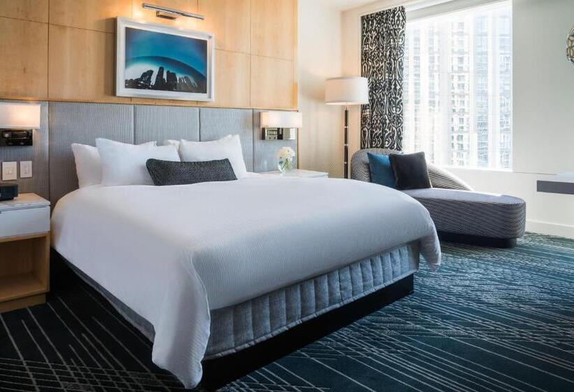 اتاق استاندارد با تخت بزرگ, Sofitel Chicago Magnificent Mile