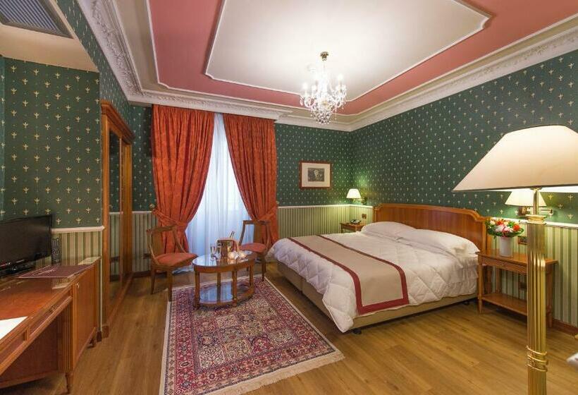 Camera Standard, Strozzi Palace