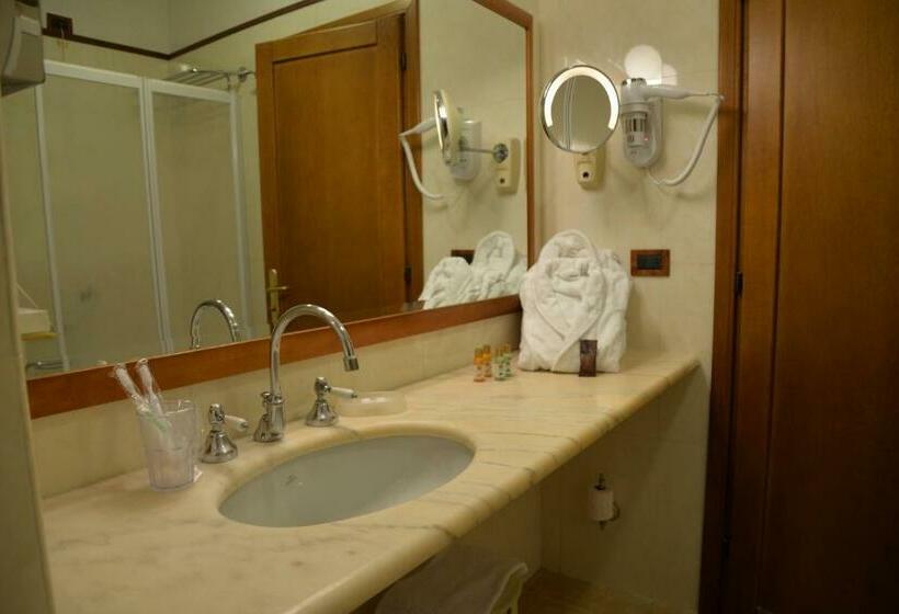 Camera Standard, Strozzi Palace