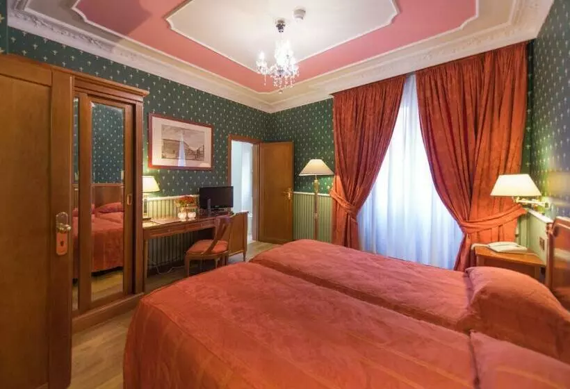 Camera Standard, Strozzi Palace