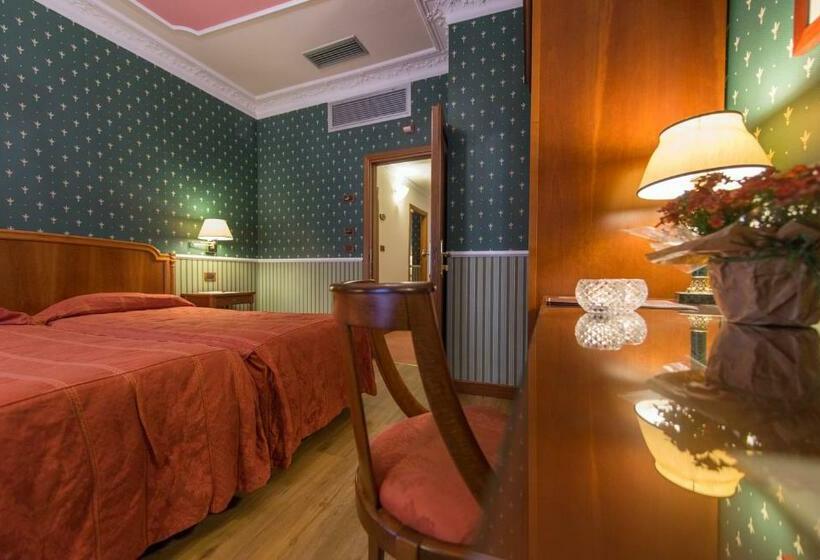 Camera Standard, Strozzi Palace