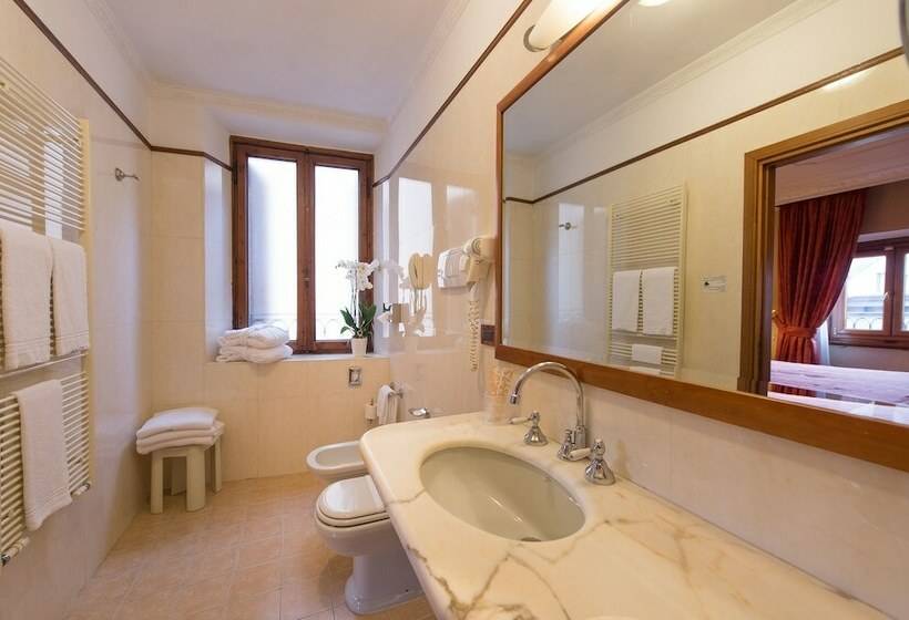 Camera Standard, Strozzi Palace