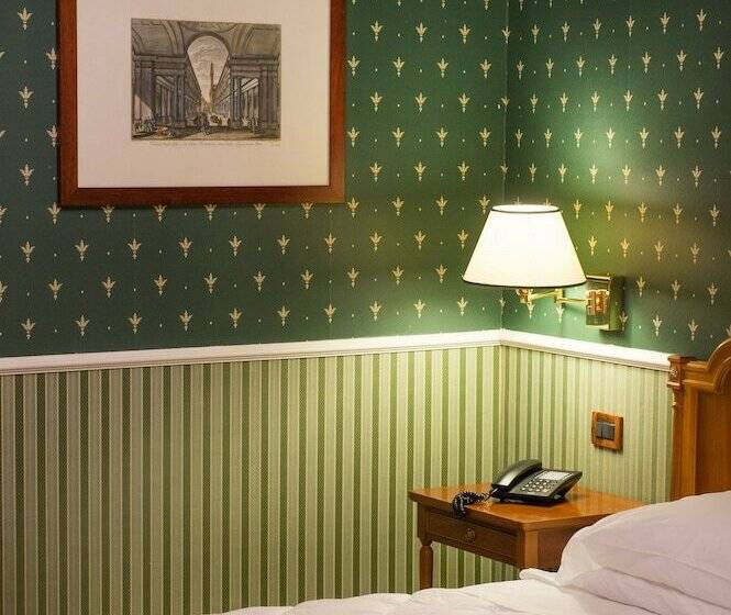 Camera Standard, Strozzi Palace