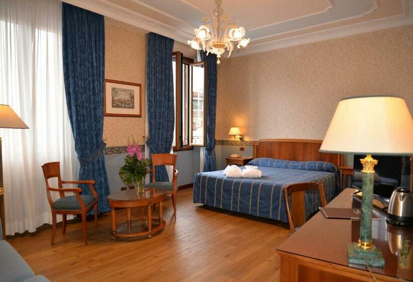 Suite Junior, Strozzi Palace