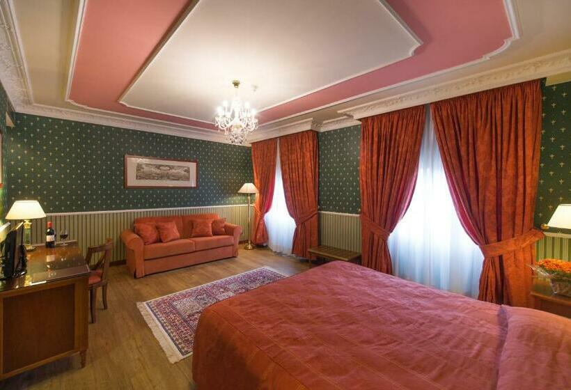 Suite Junior, Strozzi Palace