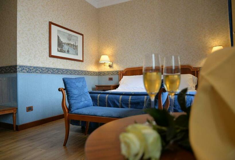 Suite Junior, Strozzi Palace