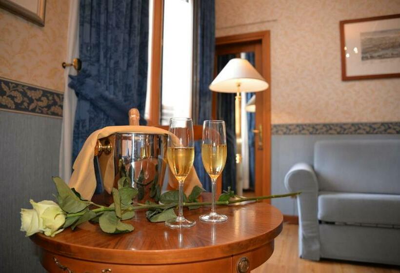 Suite Junior, Strozzi Palace