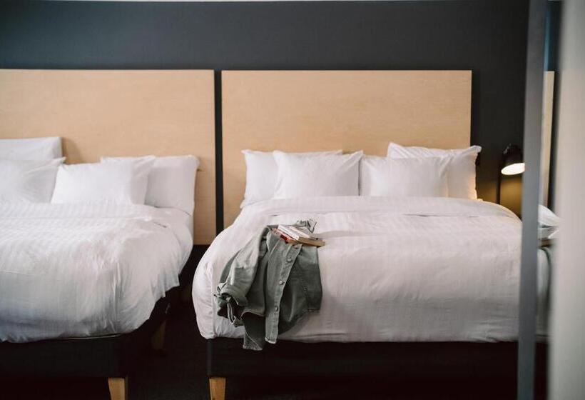 חדר סטנדרט לארבעה, The 1852 Hotel   Self Check In