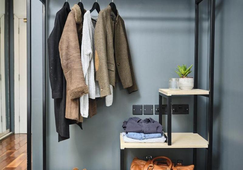 חדר סטנדרט עם מיטת קינג, The 1852 Hotel   Self Check In