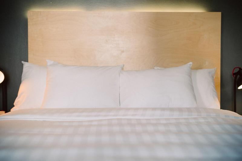 חדר סטנדרט עם מיטת קינג, The 1852 Hotel   Self Check In