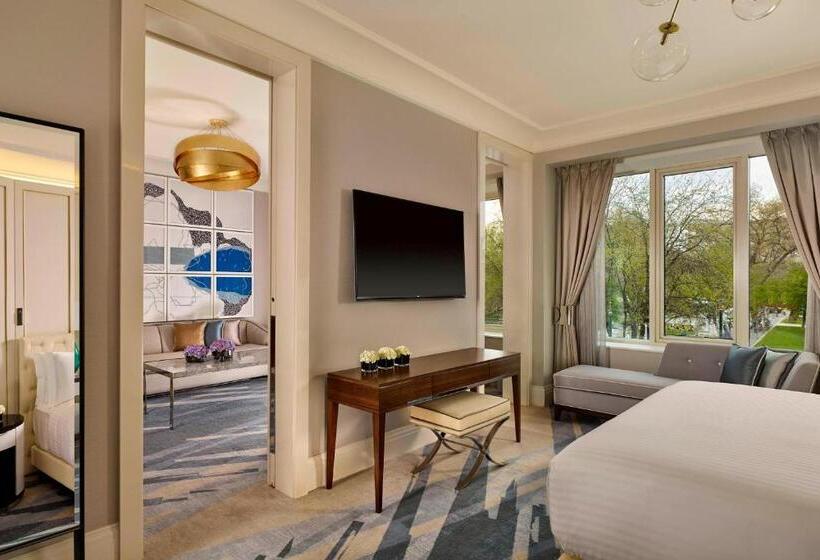 带双人大床的行政管理套房, The Ritzcarlton, Budapest