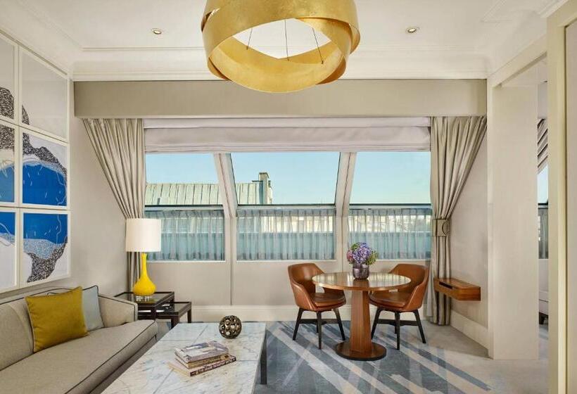 带双人大床的行政管理套房, The Ritzcarlton, Budapest