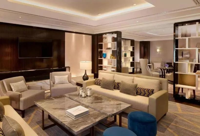 キングサイズベッドのクラブルーム, The Ritzcarlton, Budapest