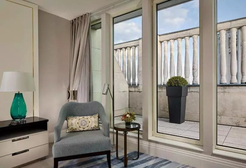 キングサイズベッドのクラブルーム, The Ritzcarlton, Budapest