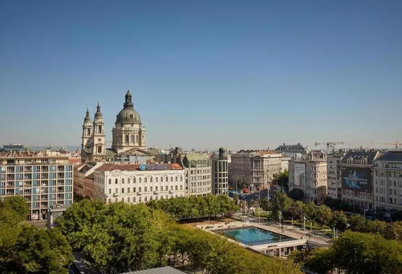 キングサイズベッドのクラブルーム, The Ritzcarlton, Budapest