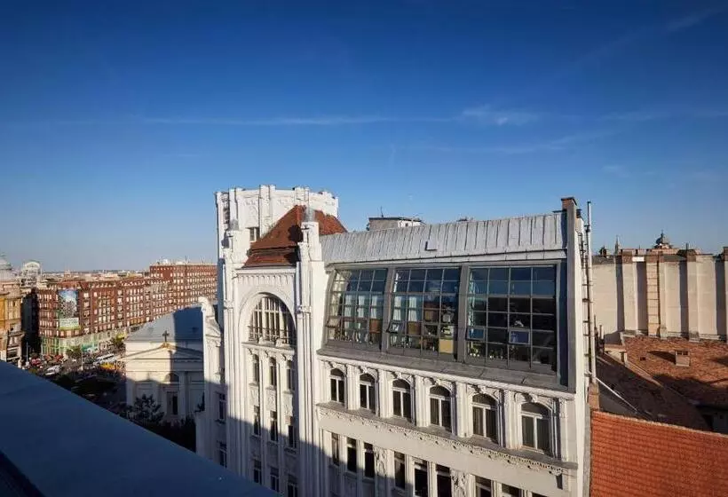 キングサイズベッドのクラブルーム, The Ritzcarlton, Budapest