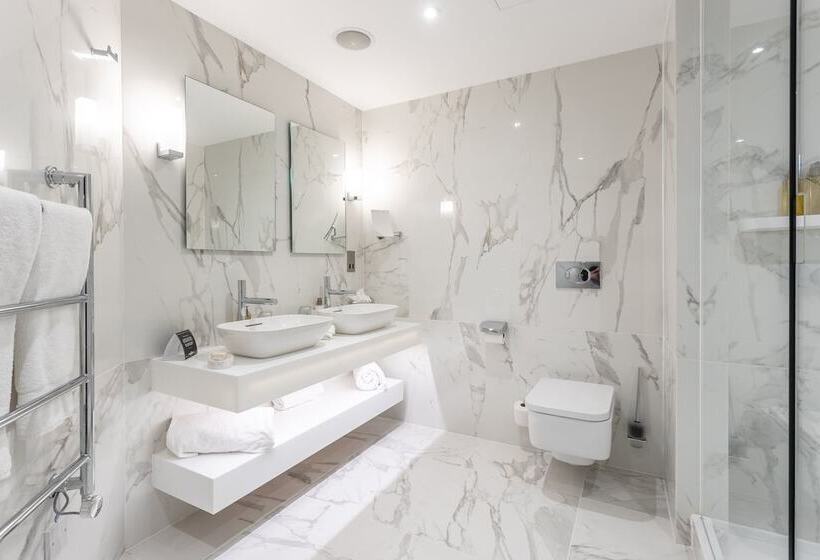 行政套房, The Scotsman