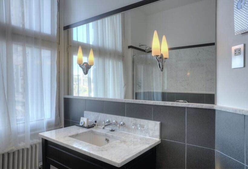 行政套房, The Scotsman