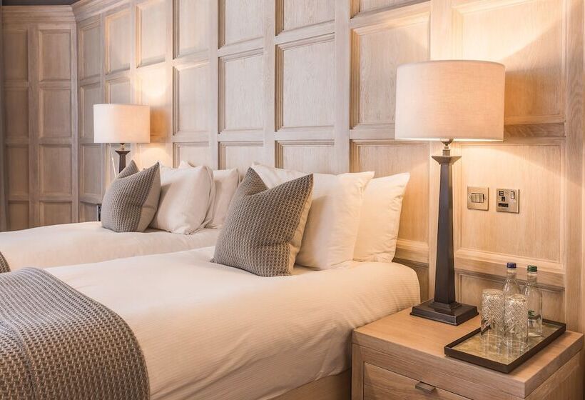 高级大房间, The Scotsman