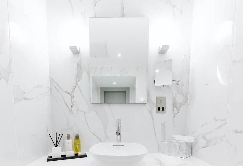 豪华房间, The Scotsman