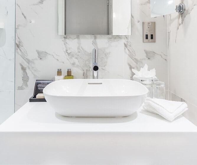 豪华房间, The Scotsman