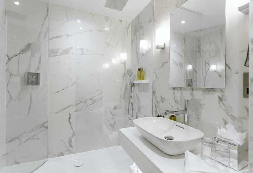 豪华房间, The Scotsman