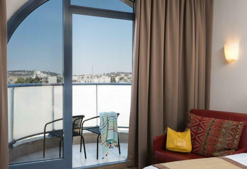Номер Superior с Балконом, Leonardo Hotel Jerusalem