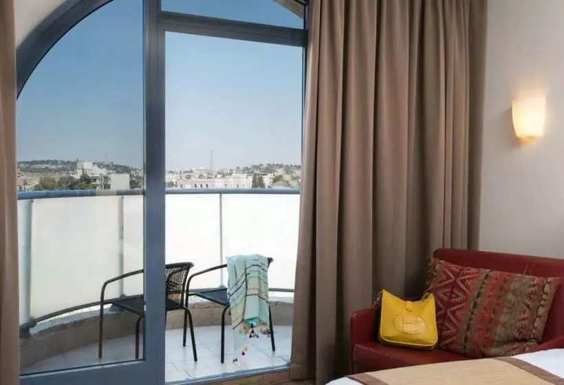 バルコニー付きスーペリアルーム, Leonardo Hotel Jerusalem