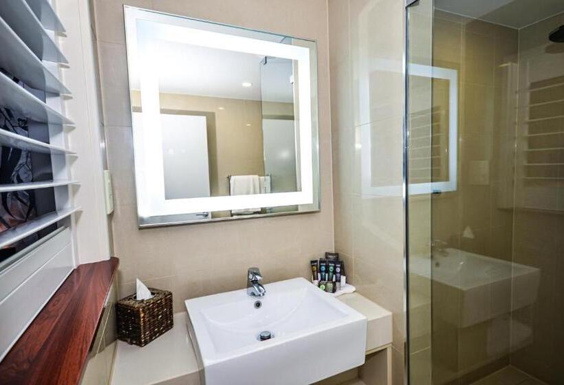 디럭스 룸 킹사이즈 침대, Novotel Barossa Valley Resort
