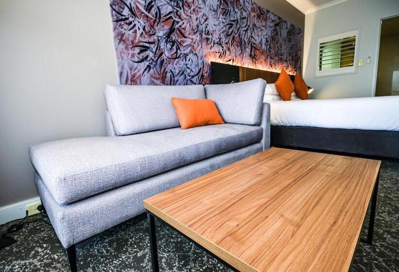 디럭스 룸 킹사이즈 침대, Novotel Barossa Valley Resort