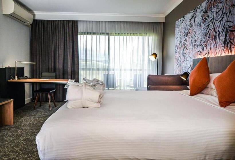 带大床的高级房间, Novotel Barossa Valley Resort