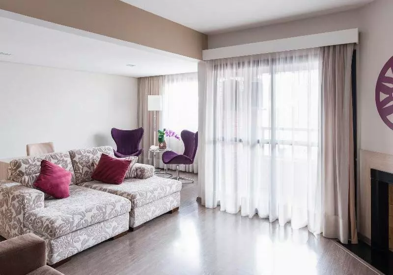 سوییت اجرایی, Mercure Curitiba Batel