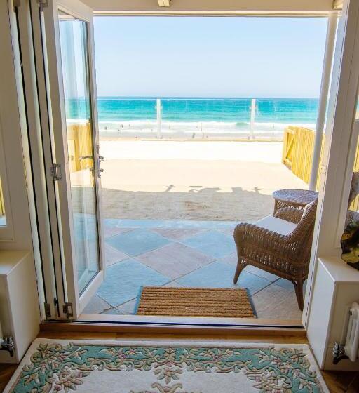 オーシャンビュースイート, Tolcarne Beach Colonial Restaurant And Rooms