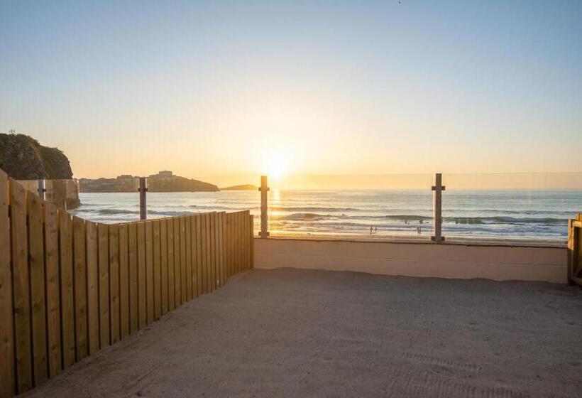 オーシャンビュースイート, Tolcarne Beach Colonial Restaurant And Rooms