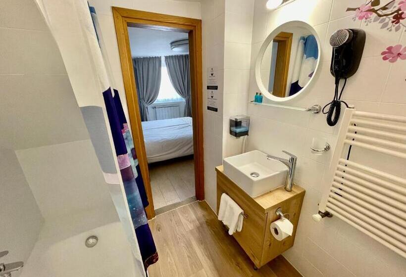 חדר דלוקס, Christina Residence