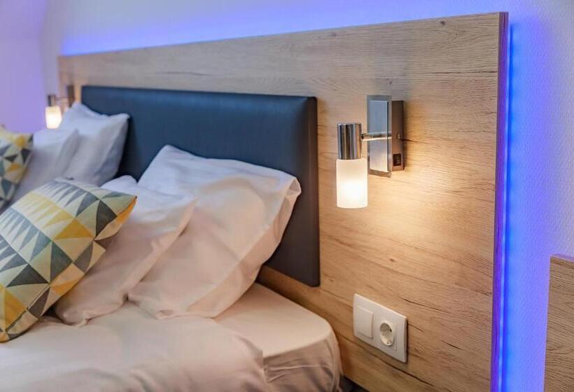 סוויטה משפחתית, Christina Residence