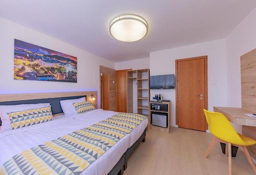 חדר דלוקס, Christina Residence