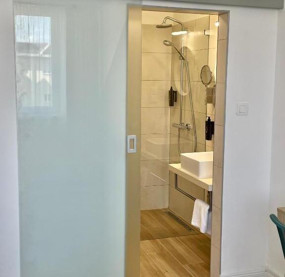 חדר דלוקס, Christina Residence