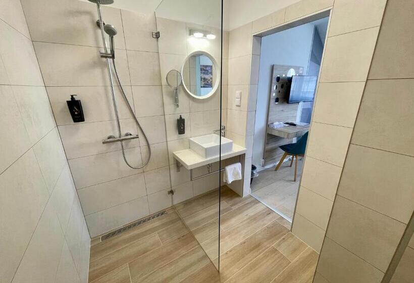 חדר דלוקס, Christina Residence