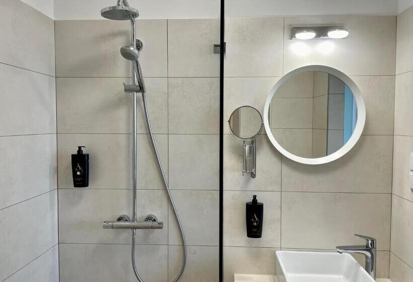 חדר דלוקס, Christina Residence