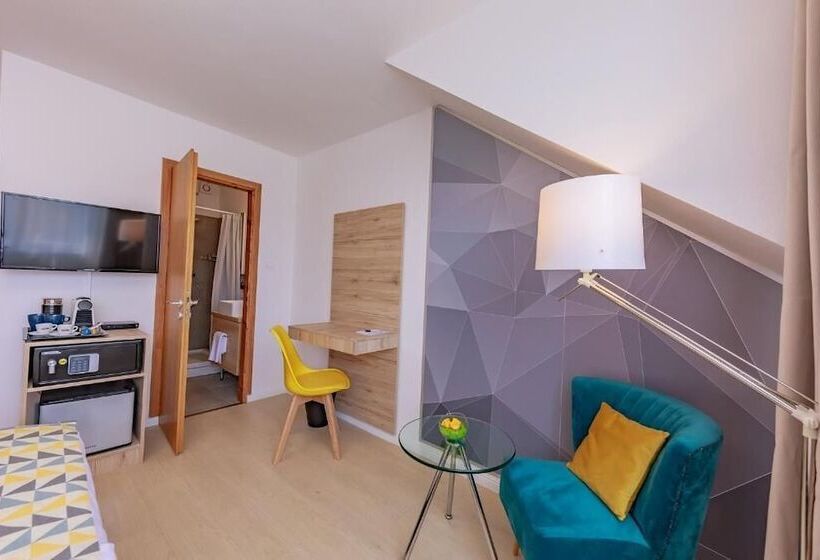 חדר דלוקס, Christina Residence