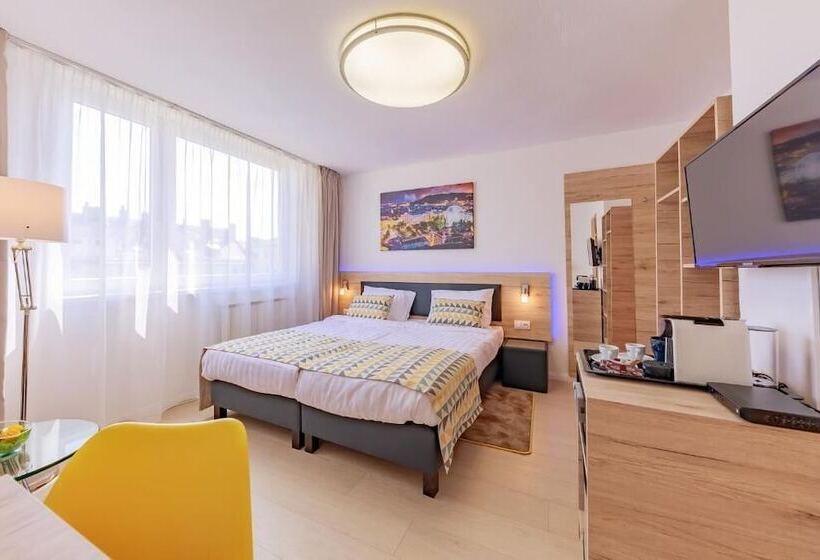 חדר דלוקס, Christina Residence