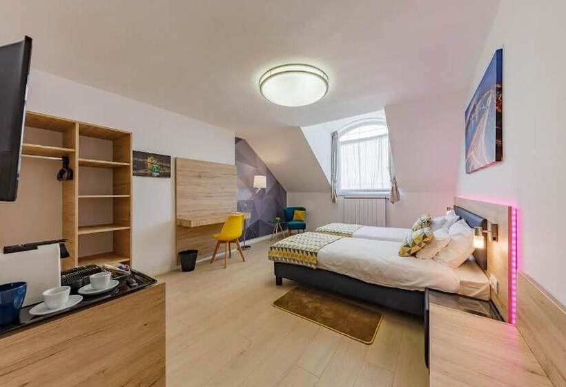 חדר דלוקס, Christina Residence