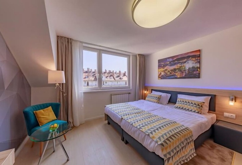 חדר דלוקס, Christina Residence