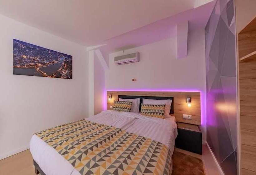 סוויטה משפחתית, Christina Residence